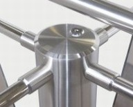 Механическая разблокировка вращения створок ключом в экстренных ситуациях